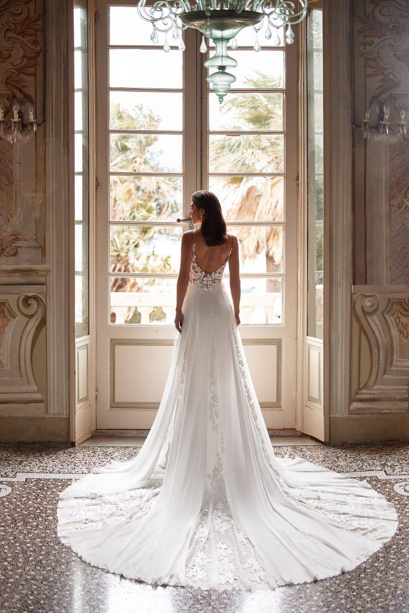 Robe de mariée bohème KITTY en mousseline fluide à Marseille