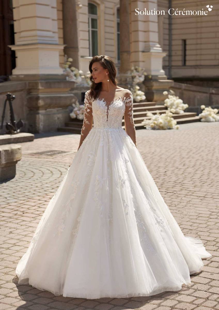 Robe de mariée princesse avec paillettes à Marseille