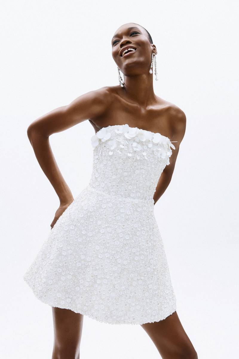 Robe courte pour mariage civil à Marignane prés de Marseille 