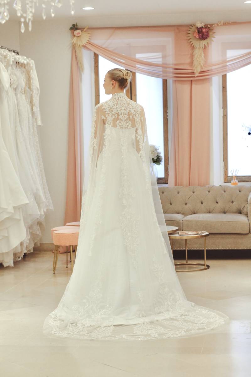 Robe de mariée avec cape Marseille