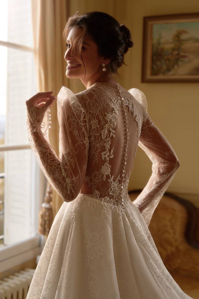 Robe de mariée trapèze avec dos nu exceptionel à Marseille