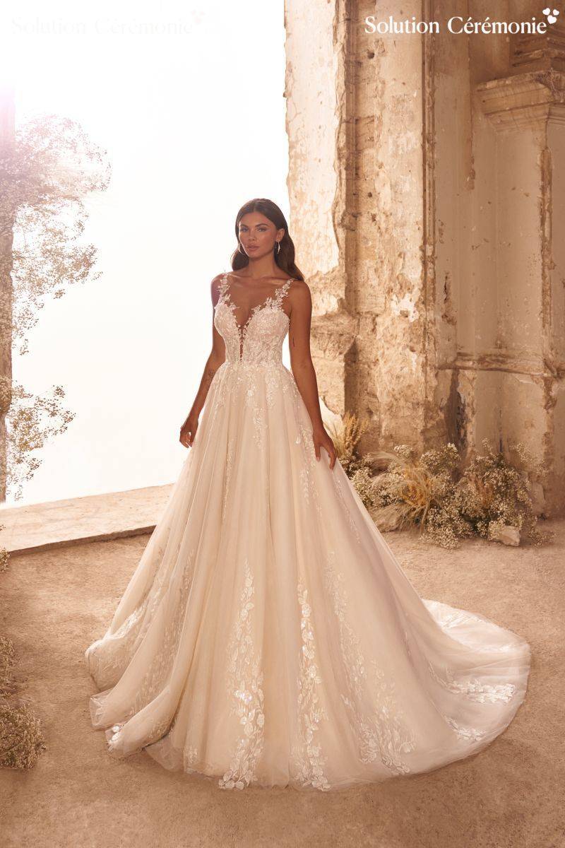 Robe de mariée trapèze décolleté en V
