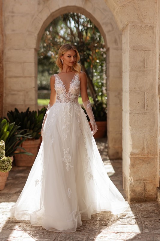 Robe de mariée bohème trapèze décolleté V à Marseille