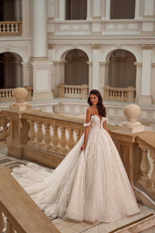 Robe de mariée princesse décolleté bateau Marseille centre ville 