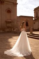 Robe de mariée trapèze chic avec corset de lingerie Marseille vieux port